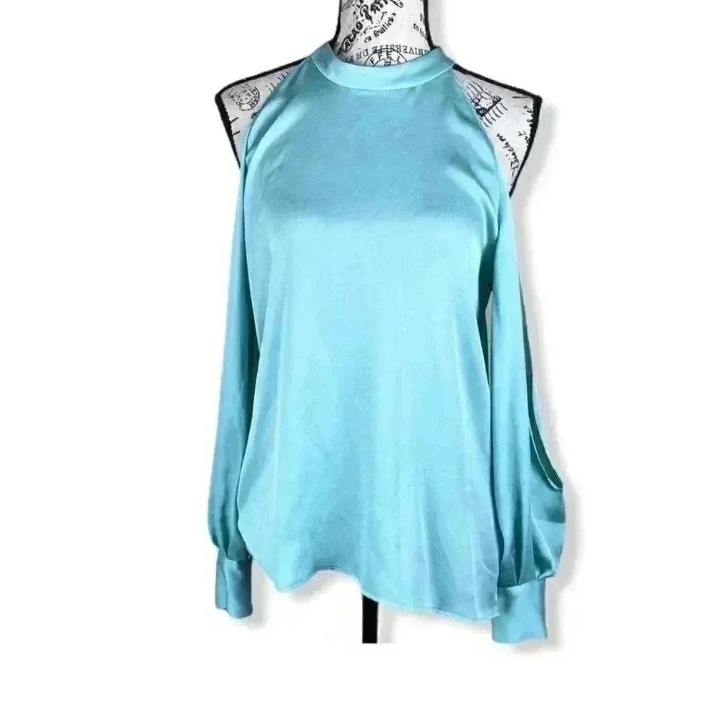 1.state High neck cold shoulder Blouse